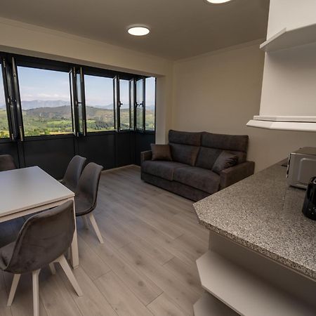 Apartamentos Turisticos Palacio De Meras Tineo Εξωτερικό φωτογραφία