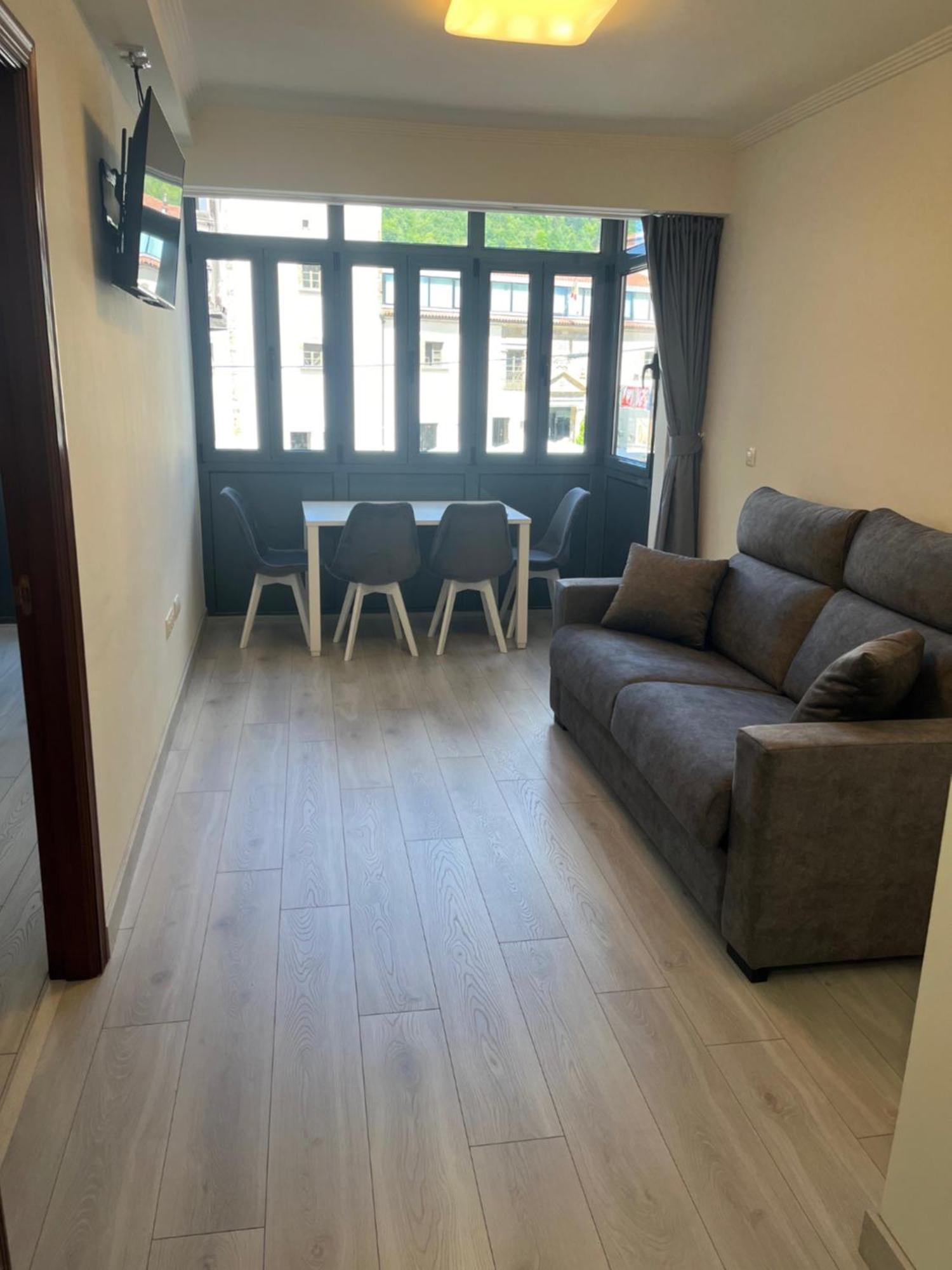 Apartamentos Turisticos Palacio De Meras Tineo Εξωτερικό φωτογραφία