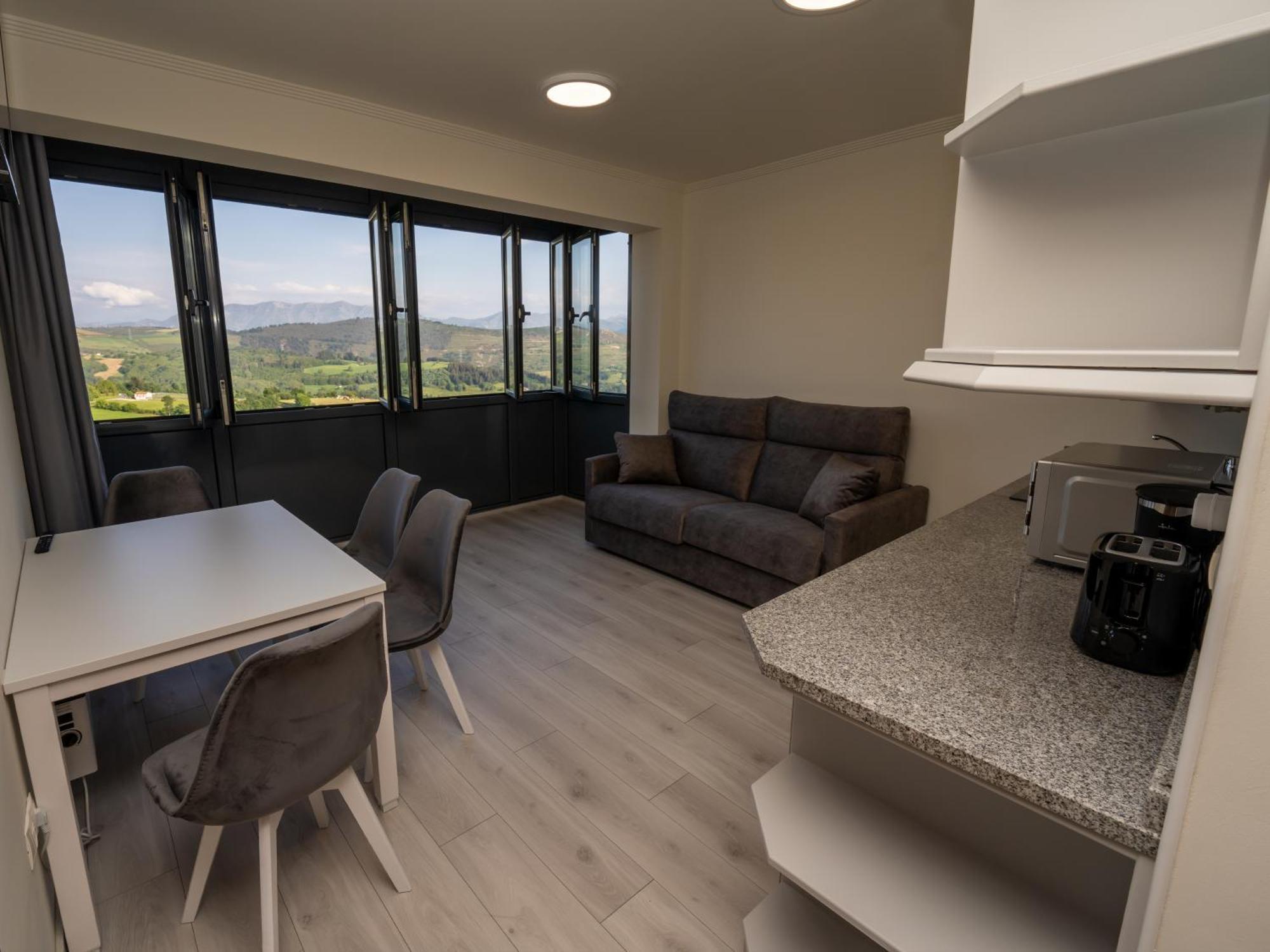 Apartamentos Turisticos Palacio De Meras Tineo Εξωτερικό φωτογραφία